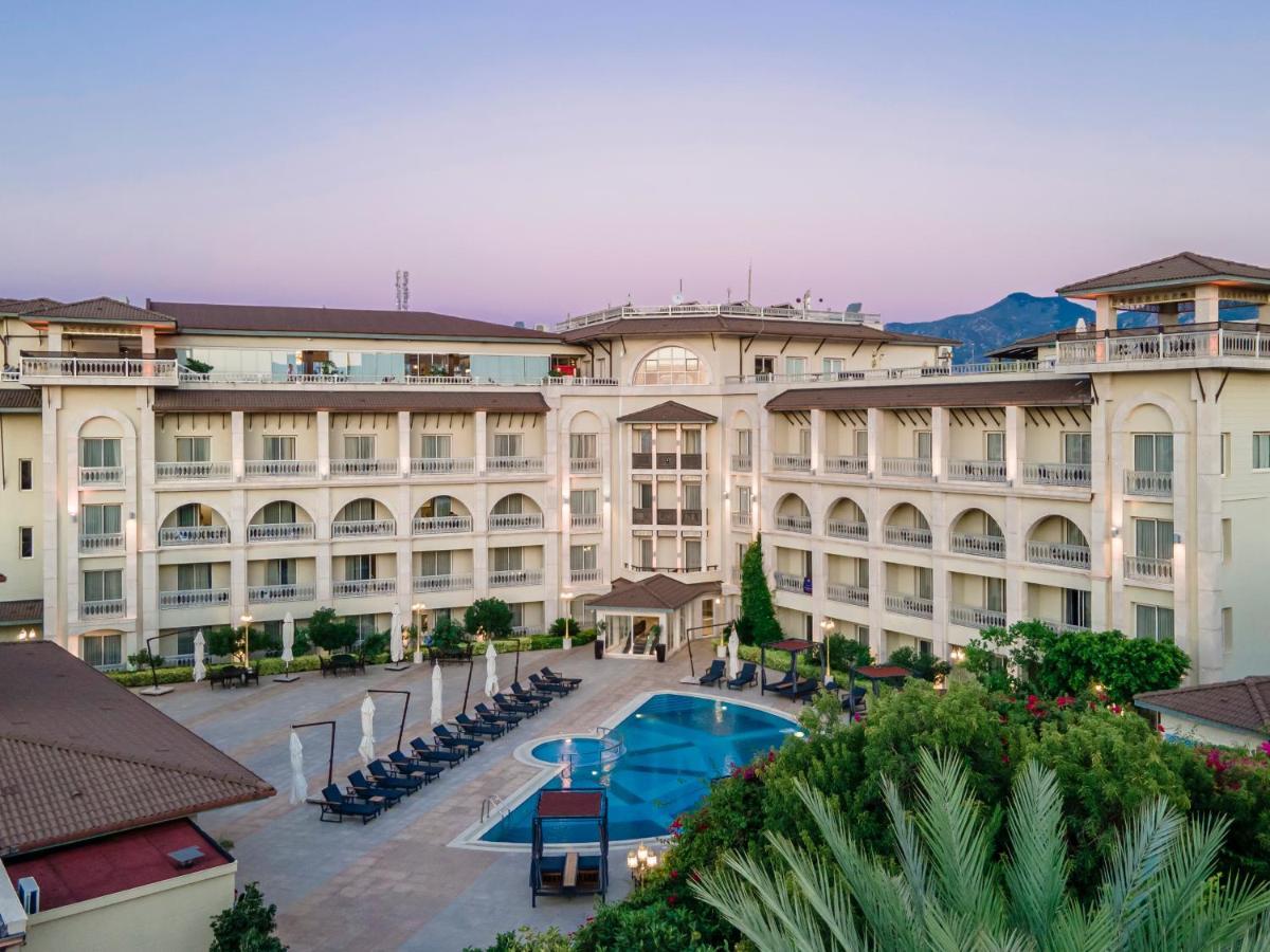Savoy Hotel Spa & Casino Kyrenia  Exterior photo